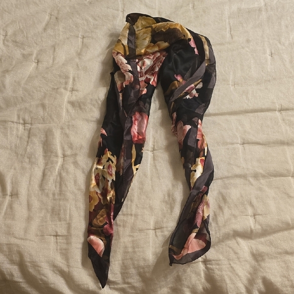 Silk Adrienne Vittadini  Pink and Gold Scarf Luxurious Wrap - Picture 4 of 13